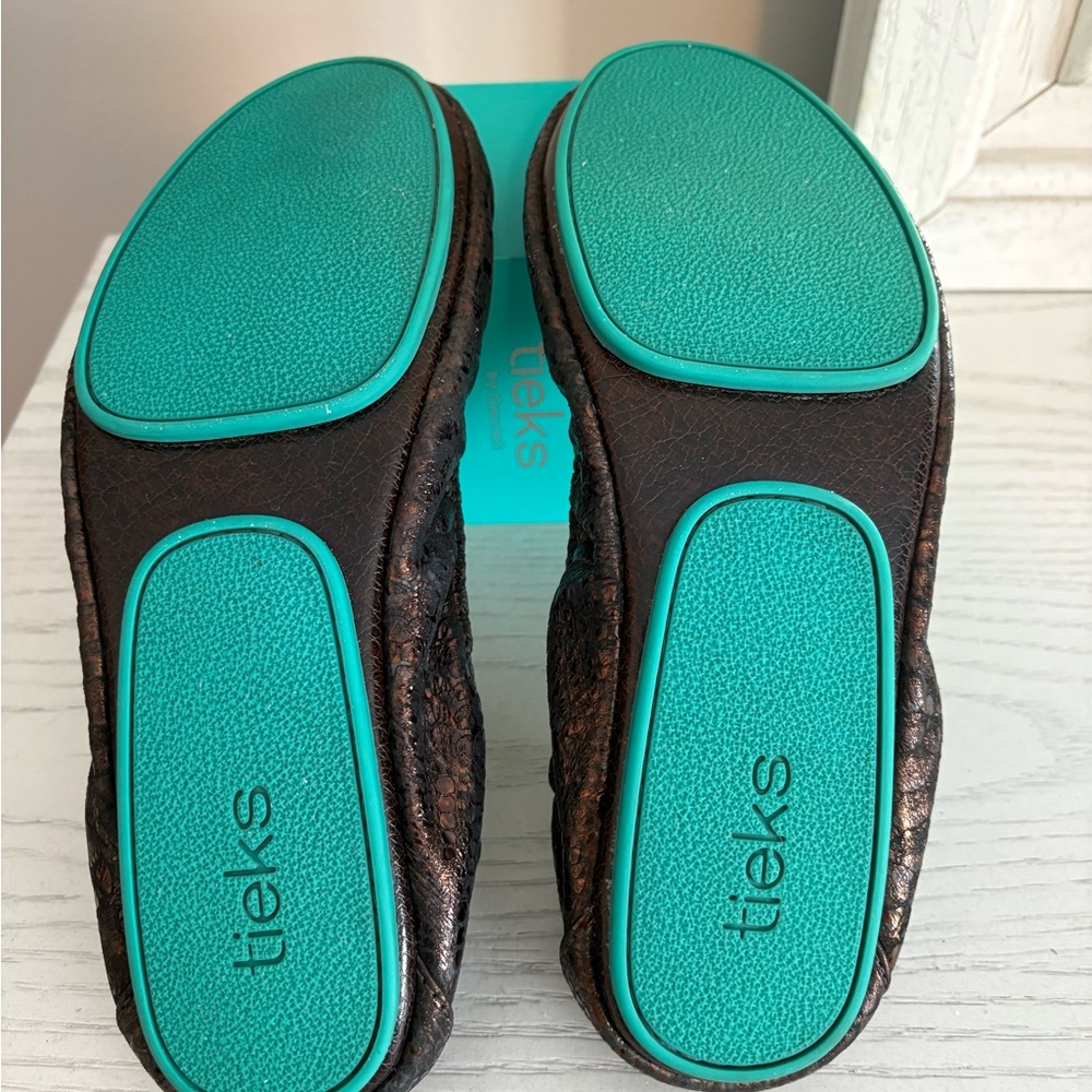 Ember Tieks - Picture 7 of 7